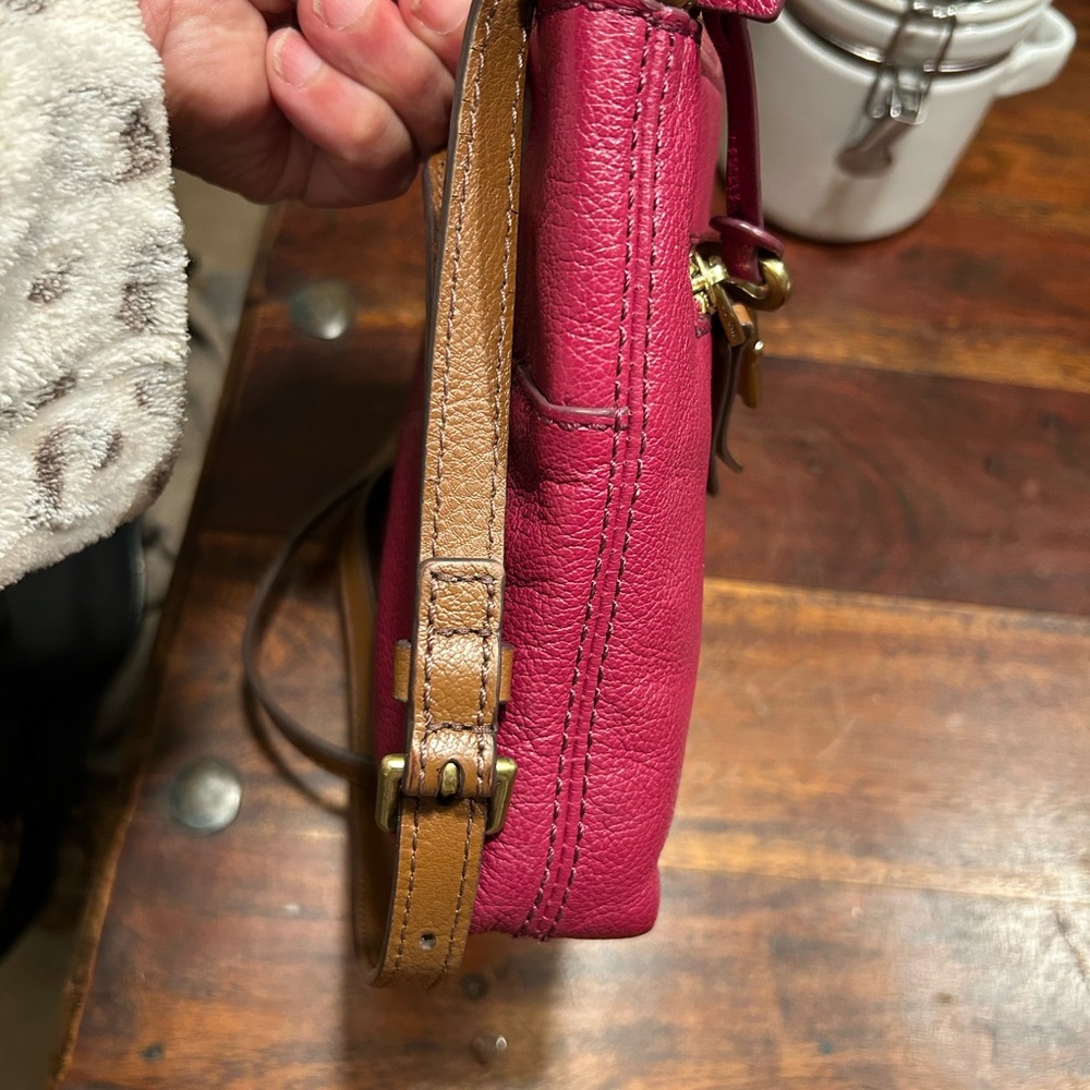 2 FOSSIL LEATHER BAGS - Picture 7 of 16